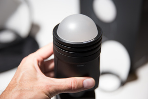 Поверх рассеивателя Wide Lens установлен рассеиватель Dome diffuser