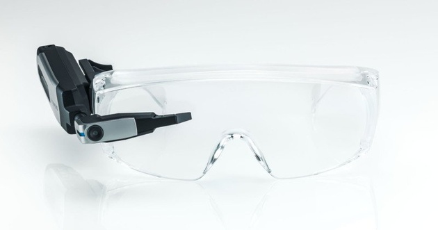 Olympus представил умные очки с камерой 2,4 Мп