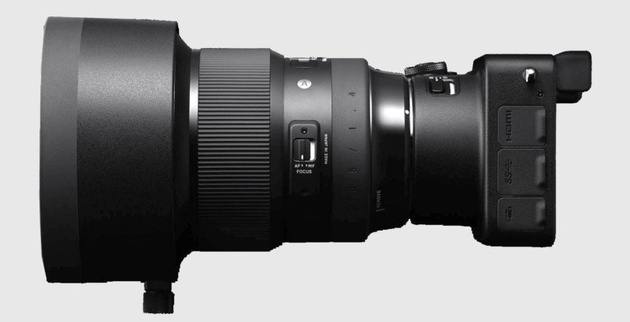 Объектив Sigma 105mm f/1.4 с блендой, установленный на камеру Sigma SD Quattro H