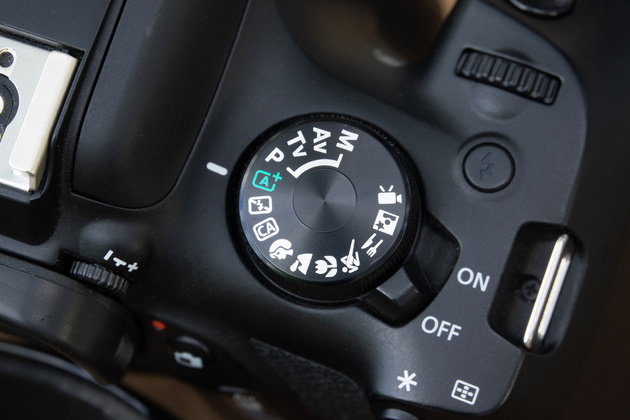 Диск выбора режимов в Canon EOS 1300D и Canon EOS 2000D