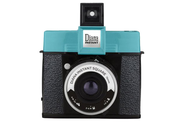 Diana Instant Square – первая камера Instax со сменными объективами 