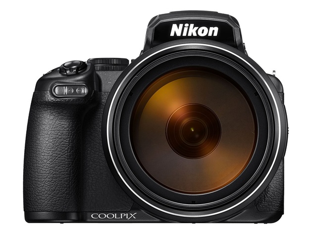 Nikon Coolpix P1000 – камера-«телескоп» с зумом 125х