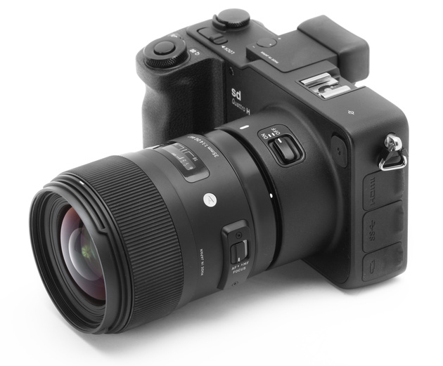 Ныне выпускаемая камера Sigma SD Quattro 