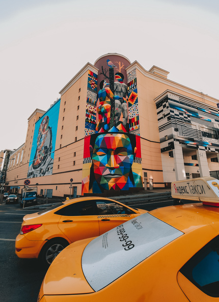 Торговый Центр Атриум сегодня украшен всевозможными граффити от художников с мировым именем