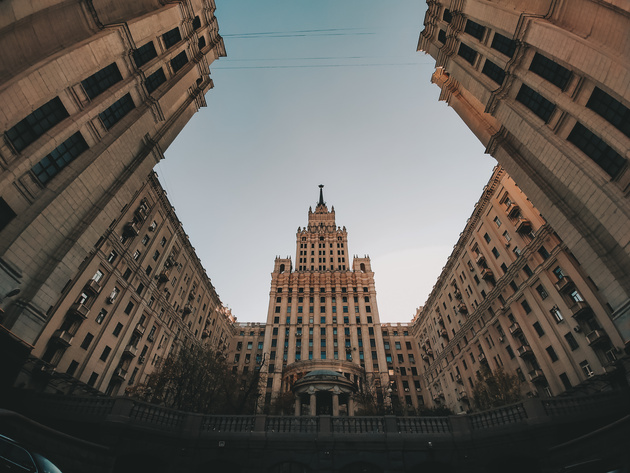 Здание на площади Красных Ворот - одна из семи сталинских высоток