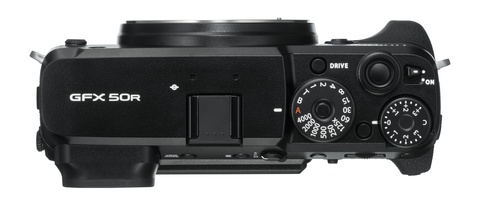 FUJIFILM GFX 50R намного компактнее предыдущей модели.