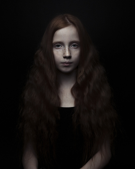 Copyright: © Mariëtte Aernoudts, Netherlands, Shortlist, Open, Creative, 2019 Sony World Photography Awards

Рыжеволосая девушка в приглушённом свете. 