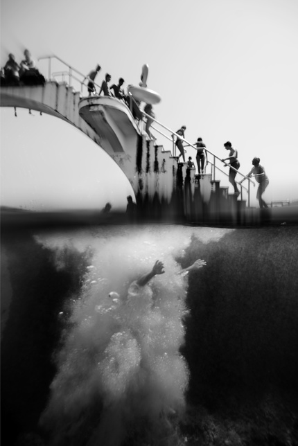 Copyright: © Filippos Alafakis, Greece, Shortlist, Open, Motion (Open competition), 2019 Sony World Photography Awards

Мужчина только что нырнул с вышки на людном пляже острова Родос.