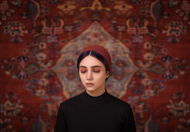 Copyright: © Hasan Torabi, Iran, Shortlist, Open, Portraiture (Open competition), 2019 Sony World Photography Awards

Цель этого снимка — показать иранскую женщину, иранскую культуру и традицию.