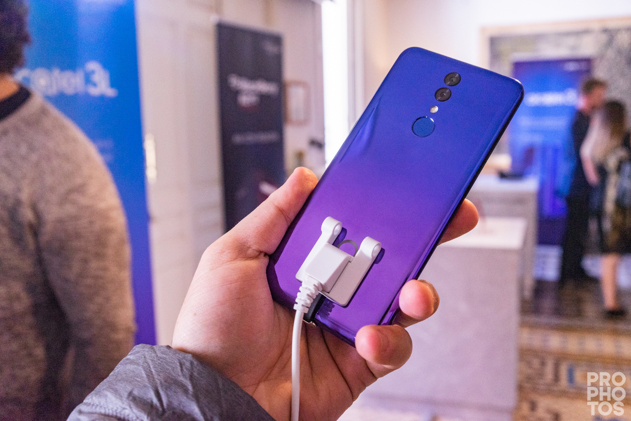 Новинки TCL на MWC 2019: новые Alcatel и 