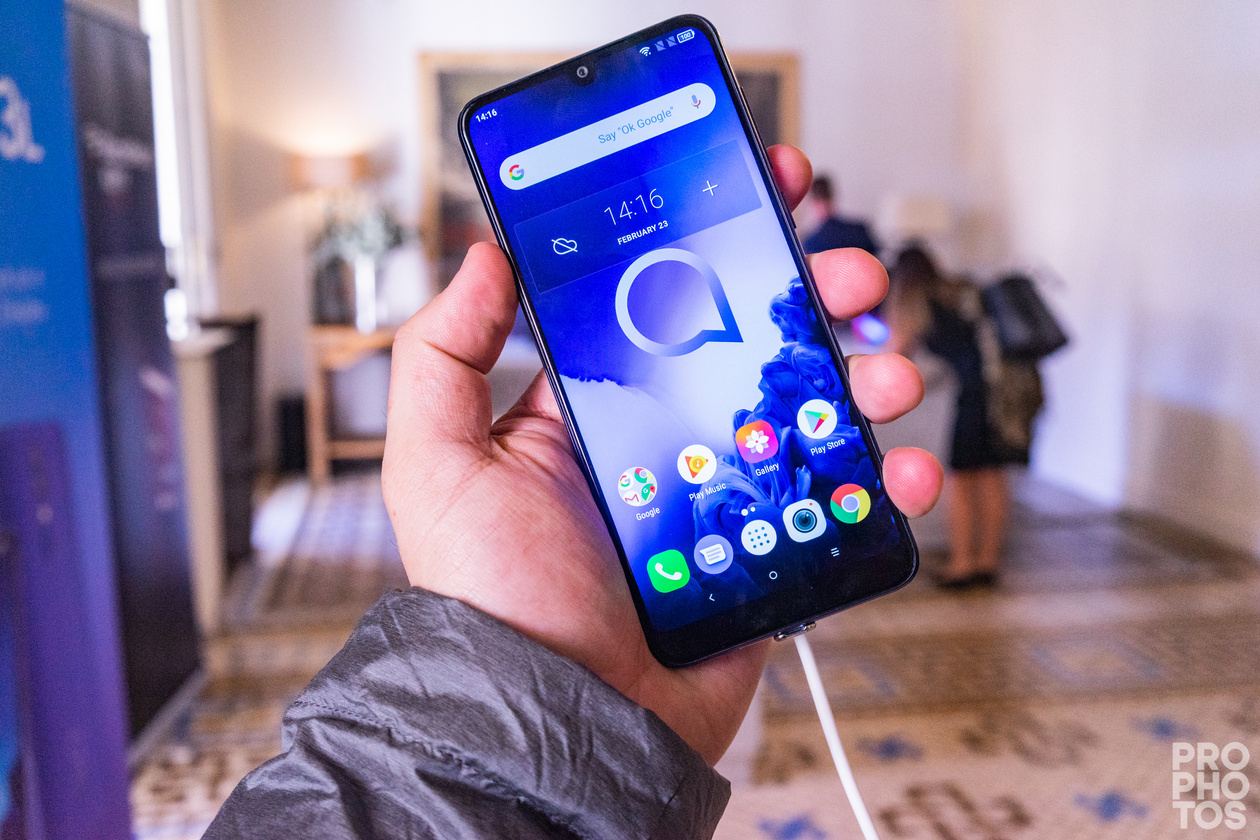 Новинки TCL на MWC 2019: новые Alcatel и 