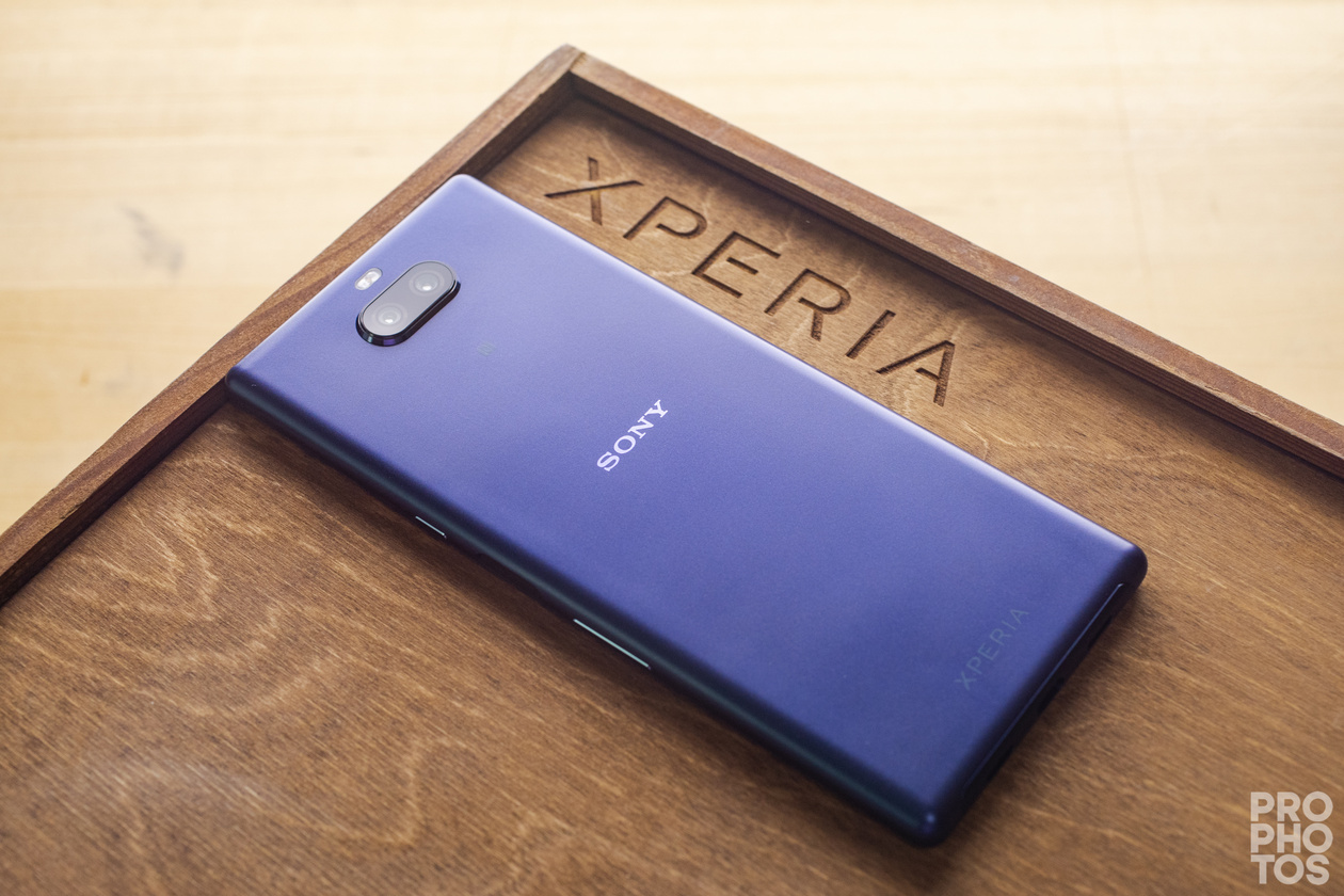 Обзор и тест смартфона Sony Xperia 10 Plus