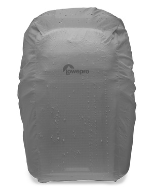 На рюкзак можно быстро надеть штатный всепогодный чехол-накидка All Weather Cover.