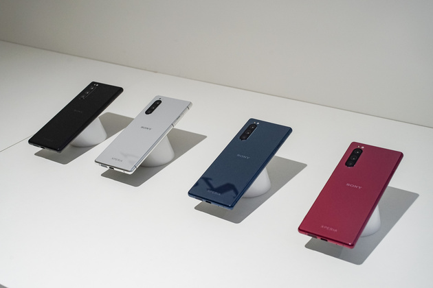 Все цвета Sony Xperia 5. В России на старте будут доступны чёрная и синяя версии