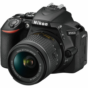 Nikon D5600 в комплекте с Nikon AF-P DX NIKKOR 18-55mm VR