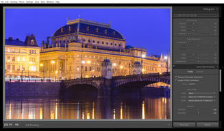 Активация корректирующего профиля в объективе и настройки повышения контурной резкости в Adobe Lightroom.