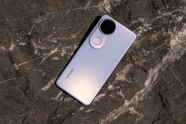 Тест Vivo V50