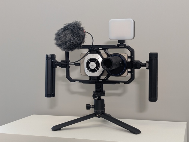 SmallRig All-in-One Video Kit For Smartphone Creators with Audio and Lighting System Full Quick Pro Edition — специальная версия под смартфон Vivo с креплением экстендера и фирменным кулером для охлаждения смартфона.