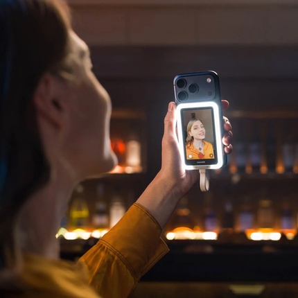 Insta360 Snap: селфи-экран с портретной подсветкой