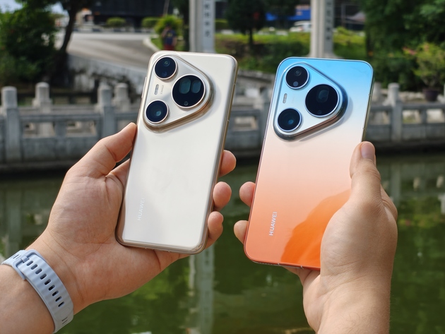 Слева — Huawei Pura 80 Ultra, справа — Huawei Pura 90s Pro Max