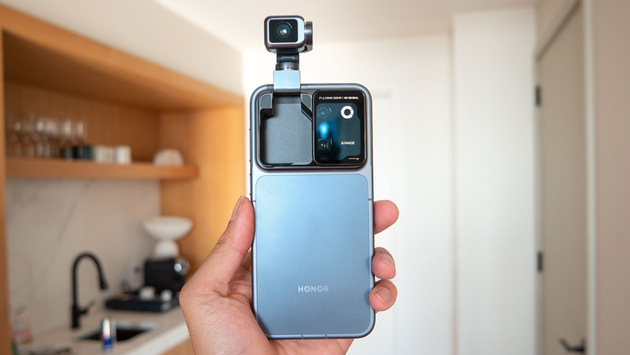 HONOR представила Robot Phone в Китае: смартфон со встроенным поворотным стабилизатором и технологиями ARRI в камере